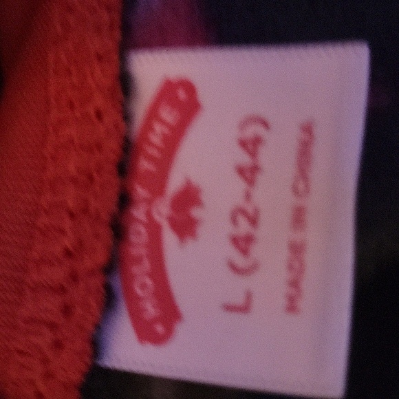 Holiday onesie size large.  Battery needs to be exchanged - Picture 11 of 12